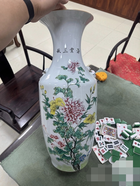 古玩陶瓷粉彩瓶真品鑒賞圖