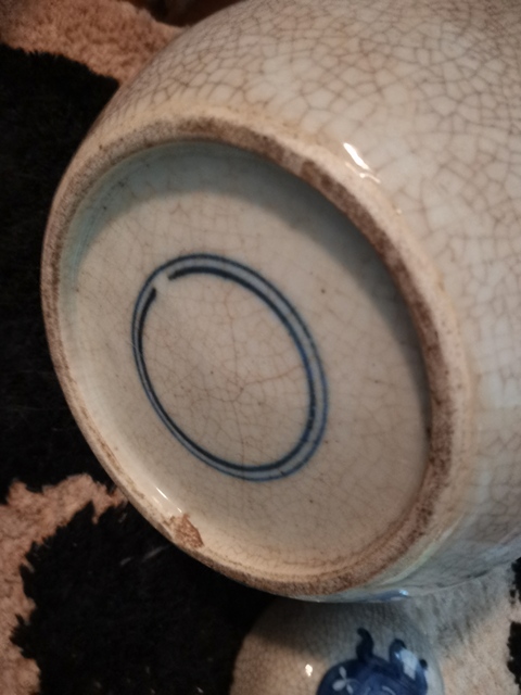 古玩陶瓷哥釉地青花罐真品鑒賞圖