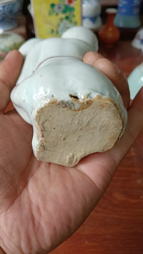 古玩陶瓷白釉童子瓷像真品鑒賞圖