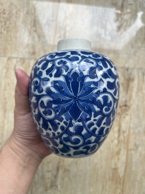 古玩陶瓷青花纏枝花卉紋罐真品鑒賞圖