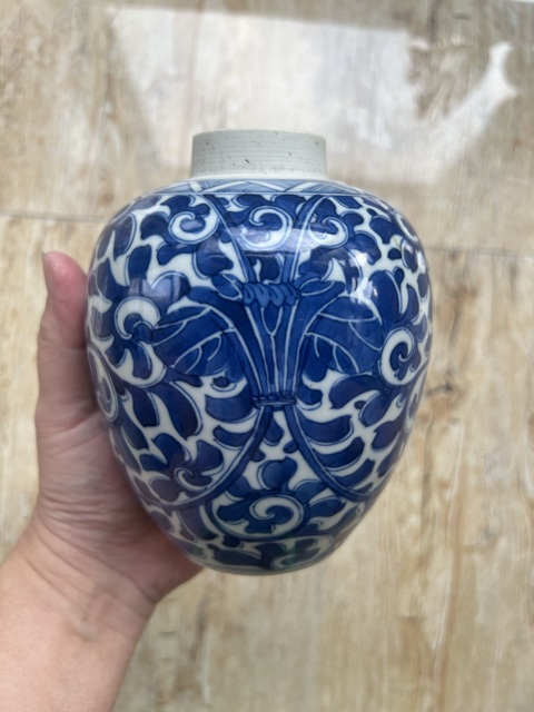 古玩陶瓷青花纏枝花卉紋罐真品鑒賞圖