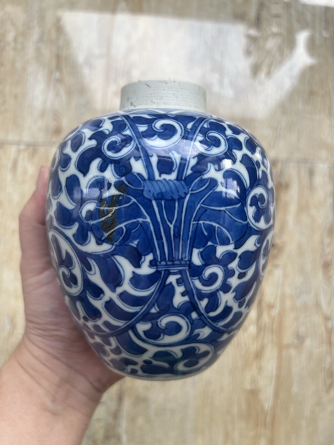 古玩陶瓷青花纏枝花卉紋罐真品鑒賞圖