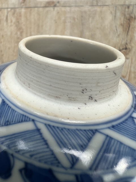 古玩陶瓷青花纏枝花卉紋罐真品鑒賞圖