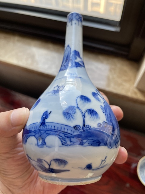 古玩陶瓷清晚·青花山水人物紋膽瓶 真品鑒賞圖
