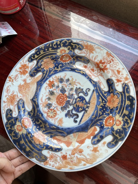古玩陶瓷康熙·青花礬紅描金花卉紋折沿大盤 真品鑒賞圖