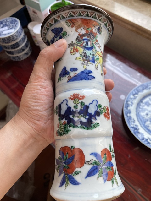 古玩陶瓷清晚·青花五彩人物故事紋花觚 真品鑒賞圖