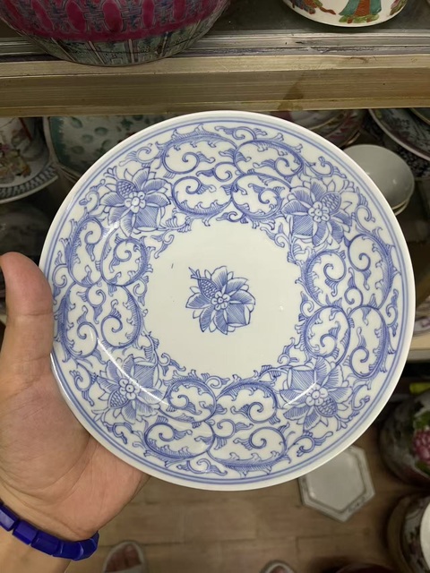 古玩陶瓷花卉紋青花盤真品鑒賞圖