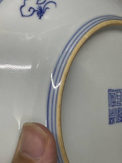 古玩陶瓷花卉紋青花盤真品鑒賞圖
