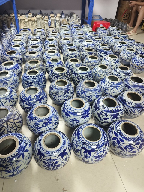 古玩陶瓷青花花卉紋西瓜罐真品鑒賞圖