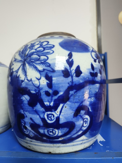 古玩陶瓷青花花卉紋罐真品鑒賞圖