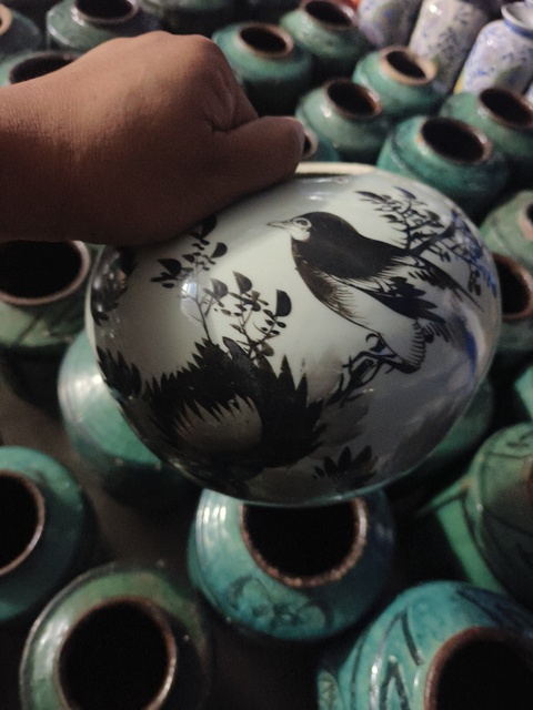 古玩陶瓷墨彩花鳥紋西瓜罐真品鑒賞圖