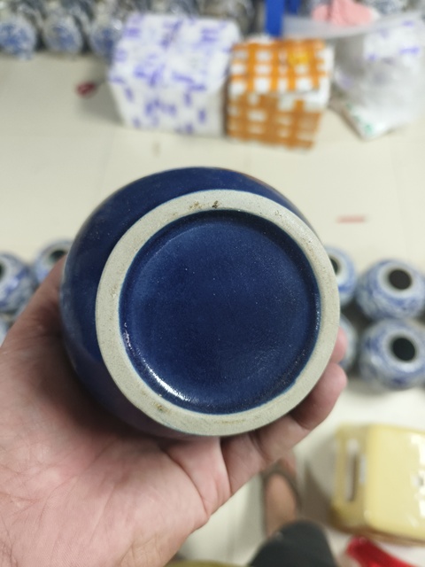 古玩陶瓷霽藍釉膽瓶真品鑒賞圖