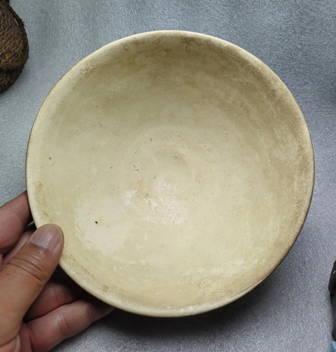 古玩陶瓷北宋時期白釉大碗真品鑒賞圖
