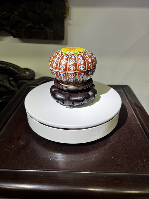 古玩陶瓷乾隆瓜棱五彩描金蓋盒拍賣,當前價格15000元