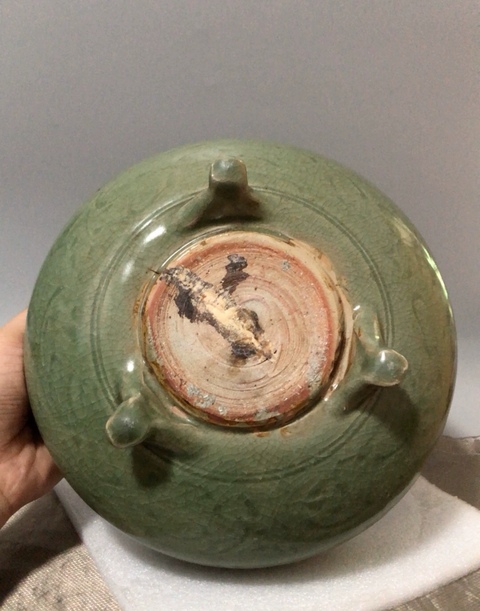 古玩陶瓷龍泉青瓷刻花香爐真品鑒賞圖