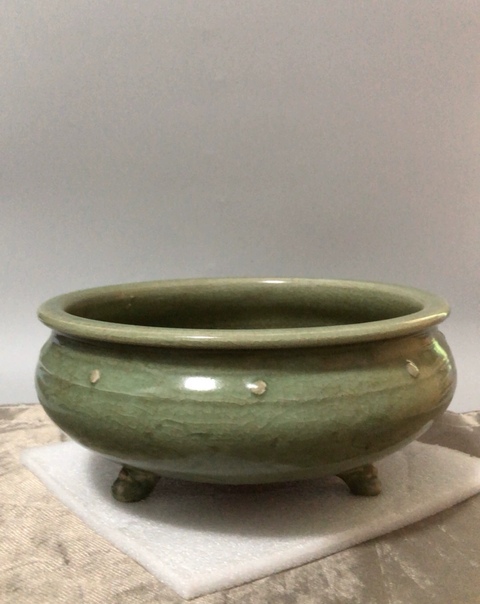 古玩陶瓷龍泉青瓷刻花香爐真品鑒賞圖