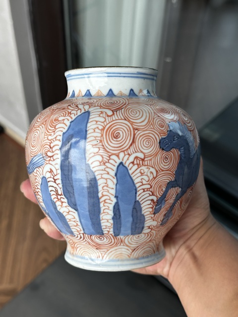 古玩陶瓷青花礬紅海馬紋罐真品鑒賞圖