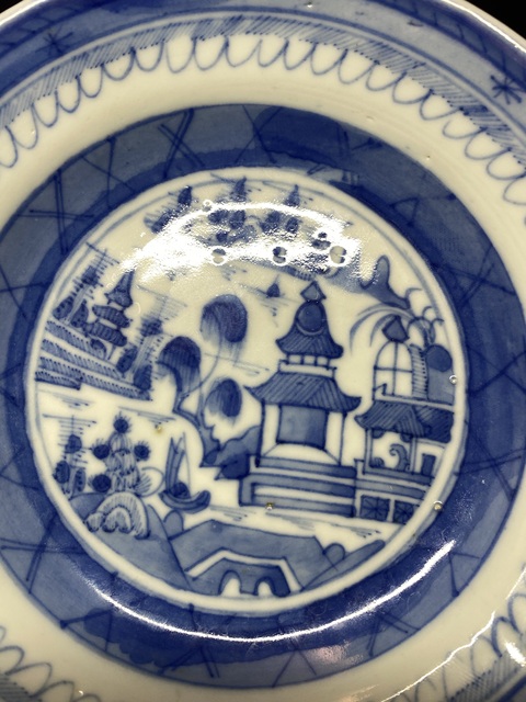 古玩陶瓷清乾隆青花亭臺山水紋深腹盤拍賣,當前價格388元