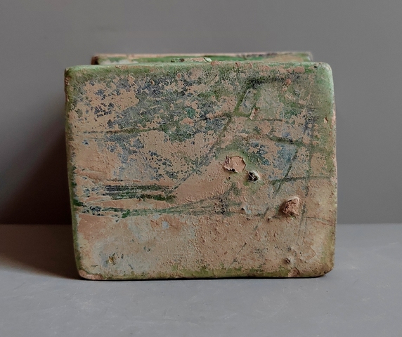 古玩陶瓷綠釉寶箱真品鑒賞圖