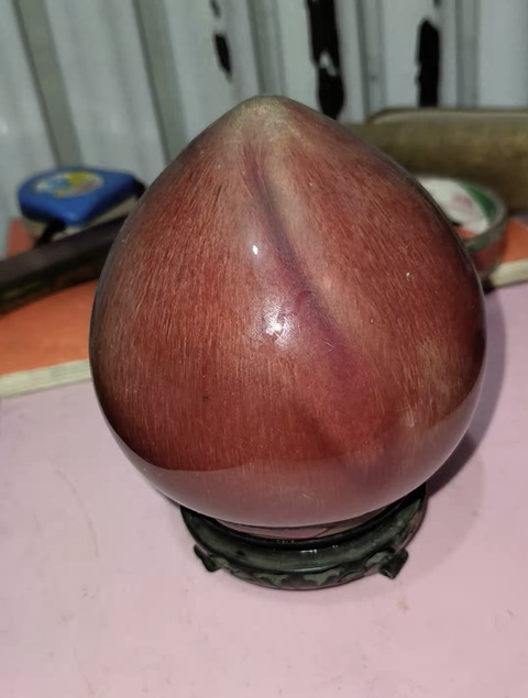 古玩陶瓷紅釉壽桃真品鑒賞圖