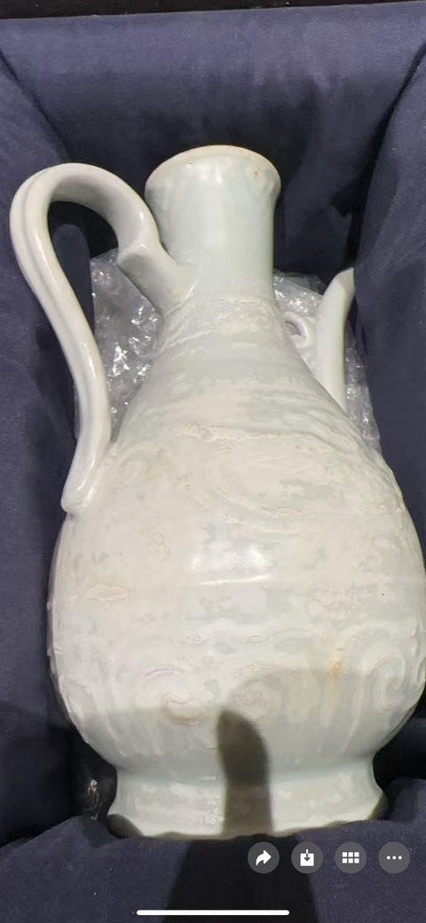 古玩陶瓷圖片初看元代疏府釉執(zhí)壺真品鑒賞圖