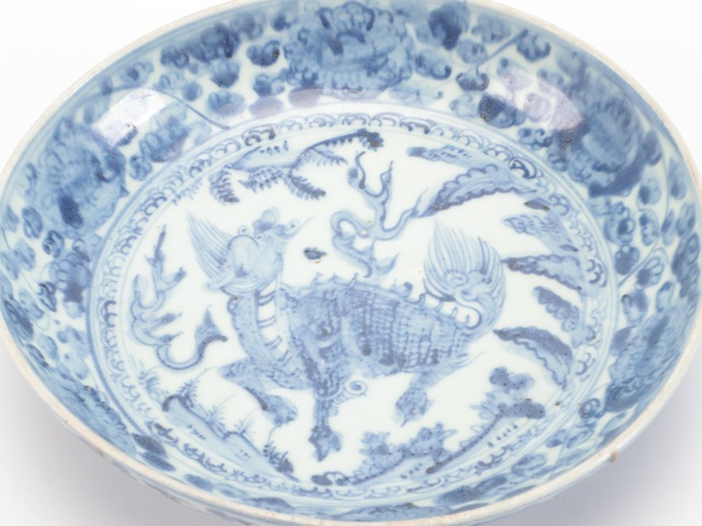 古玩陶瓷青花麒麟芭蕉紋盤真品鑒賞圖