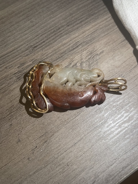 古玩玉器翡翠雕“連年有余”掛件真品鑒賞圖