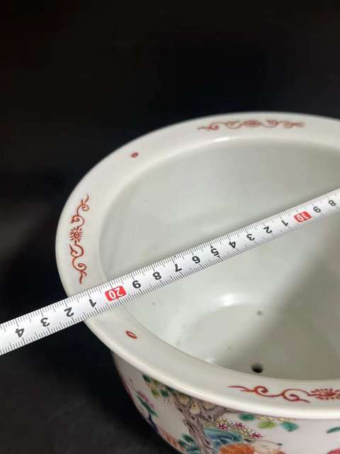 古玩陶瓷嬰戲紋粉彩花盆真品鑒賞圖