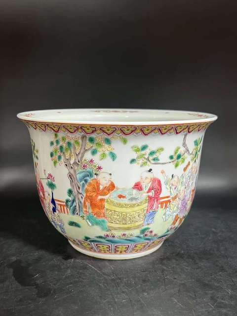 古玩陶瓷嬰戲紋粉彩花盆真品鑒賞圖
