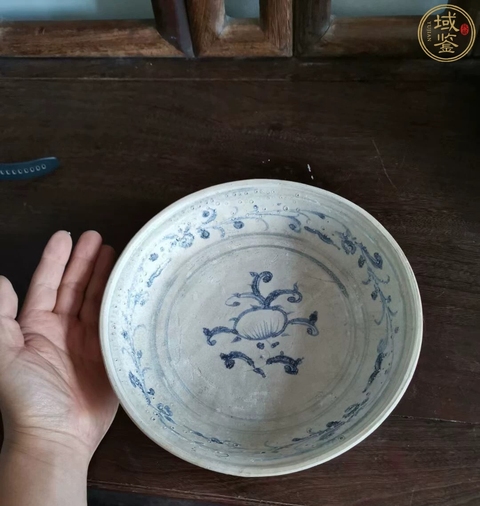 古玩陶瓷明早期安南窯青花花卉紋盤真品鑒賞圖