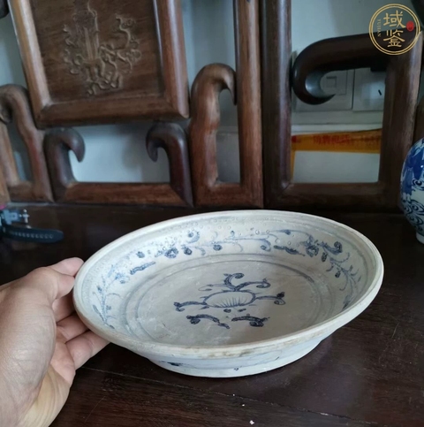古玩陶瓷明早期安南窯青花花卉紋盤真品鑒賞圖