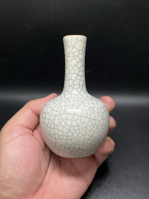 古玩陶瓷哥釉天球瓶真品鑒賞圖