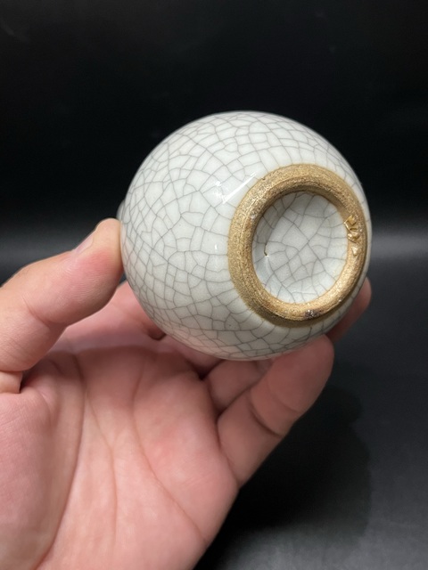古玩陶瓷哥釉天球瓶真品鑒賞圖