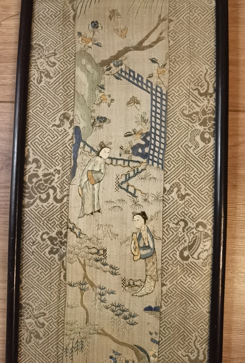 古玩雜項(xiàng)清中期刺繡人物條屏一對(duì)拍賣，當(dāng)前價(jià)格7200元