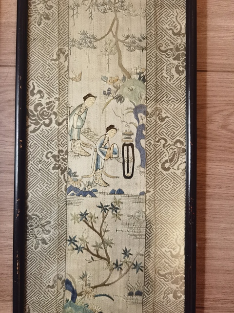 古玩雜項(xiàng)清中期刺繡人物條屏一對(duì)拍賣，當(dāng)前價(jià)格7200元