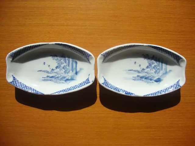 古玩陶瓷日本明治青花山水人物盤真品鑒賞圖
