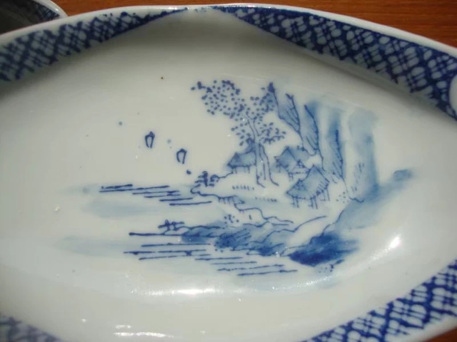 古玩陶瓷日本明治青花山水人物盤真品鑒賞圖