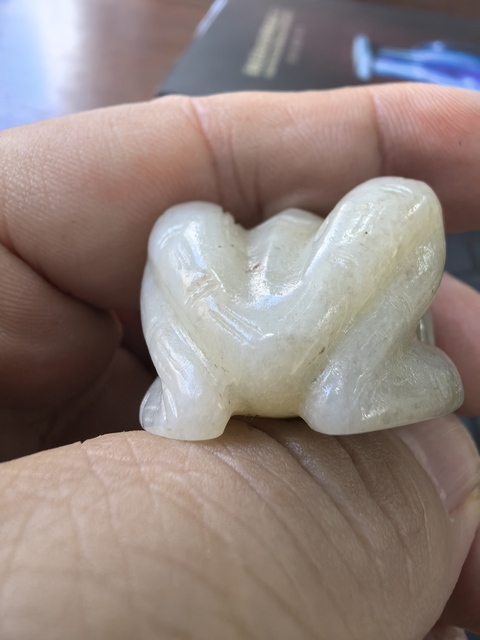 古玩玉器和田白玉玉蛙真品鑒賞圖