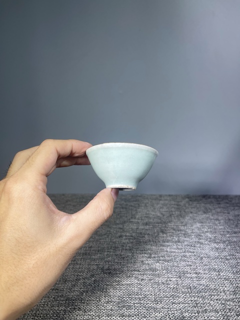古玩陶瓷清中期.豆青釉茶杯拍賣,當前價格0元