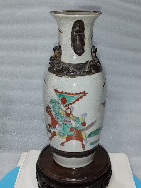 古玩陶瓷哥釉粉彩刀馬人物撇口瓶真品鑒賞圖
