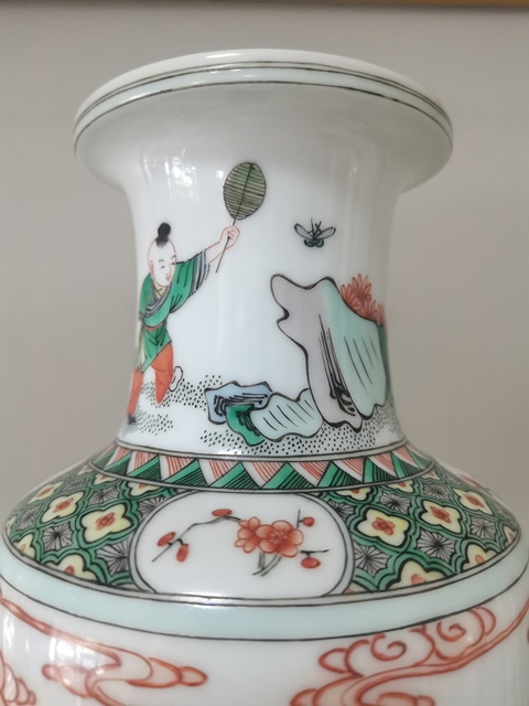 古玩陶瓷仕女嬰戲紋五彩瓶真品鑒賞圖