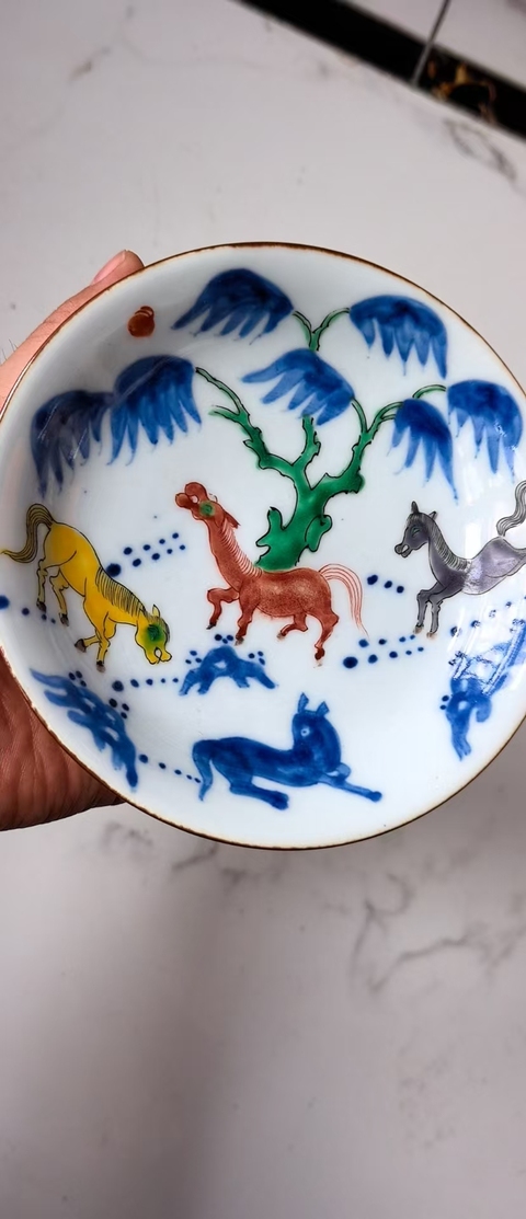 古玩陶瓷日本明治粉彩八駿圖盤真品鑒賞圖