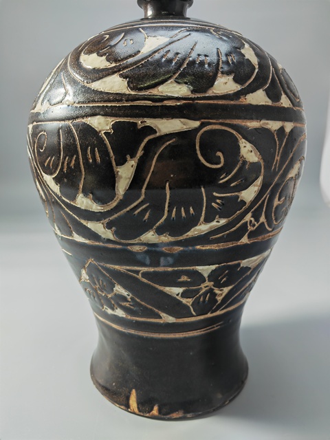 古玩陶瓷剔花梅瓶真品鑒賞圖