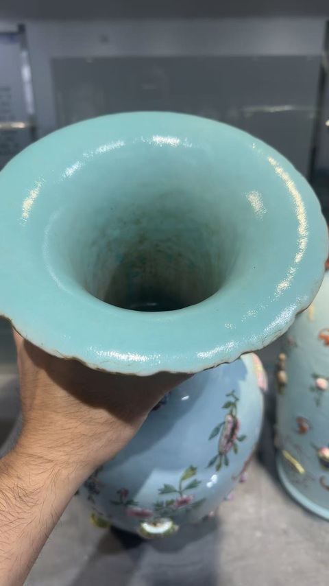古玩陶瓷粉彩堆塑瓶拍賣,當前價格100000元