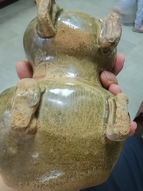 古玩陶瓷晉代青釉臥羊真品鑒賞圖