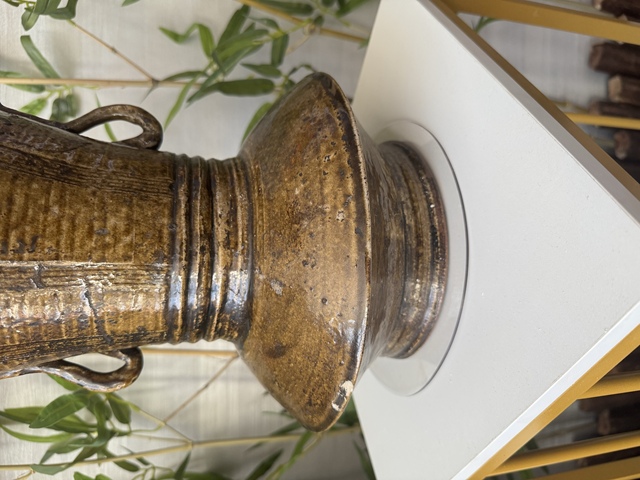 古玩陶瓷黃釉刻花撇口瓶真品鑒賞圖