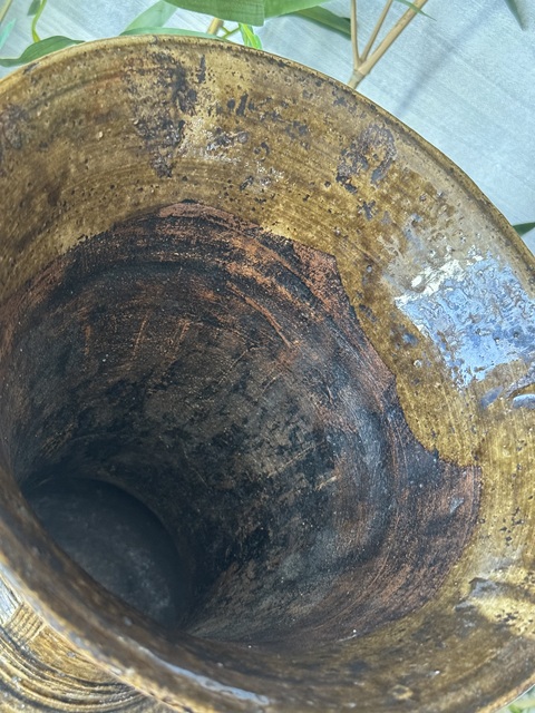 古玩陶瓷黃釉刻花撇口瓶真品鑒賞圖
