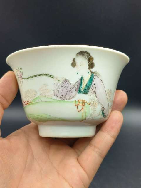 古玩陶瓷民國時期粉彩仕女人物茶碗拍賣,當前價格1500元