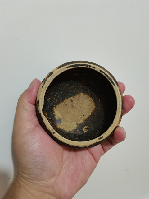 古玩陶瓷德清窯黑釉水盂拍賣,當前價格0元