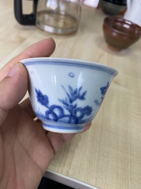古玩陶瓷青花花卉紋杯真品鑒賞圖